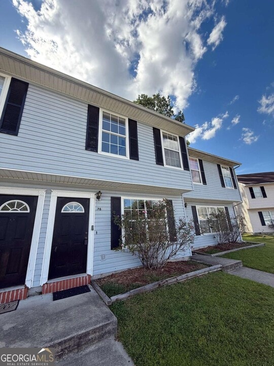 1100 Pineland Ave in Hinesville, GA - Building Photo