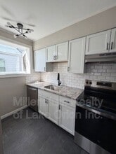 611 E Madison Ave in Pontiac, MI - Building Photo - Building Photo