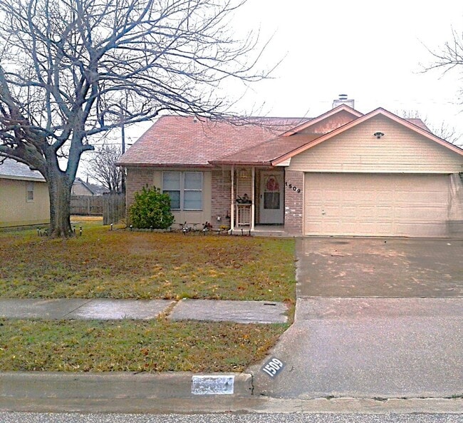 property at 1509 Iris Ave