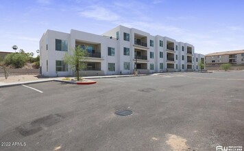 16655 E El Lago Blvd in Fountain Hills, AZ - Foto de edificio - Building Photo