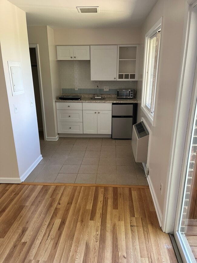 3020 Fernbrook Ln in Nashville, TN - Foto de edificio - Building Photo