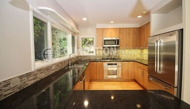 133 Tiburon Blvd in Mill Valley, CA - Building Photo - Building Photo