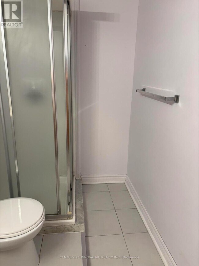 1975 Fairport Rd in Pickering, ON - Building Photo - Building Photo