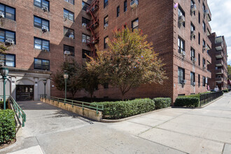 65-09 99th St in Rego Park, NY - Building Photo - Building Photo