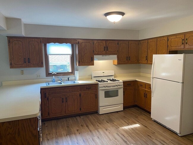 property at 17 S Oak Ave