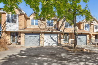 Aspen Village Townhomes in Ottawa, ON - Building Photo - Building Photo