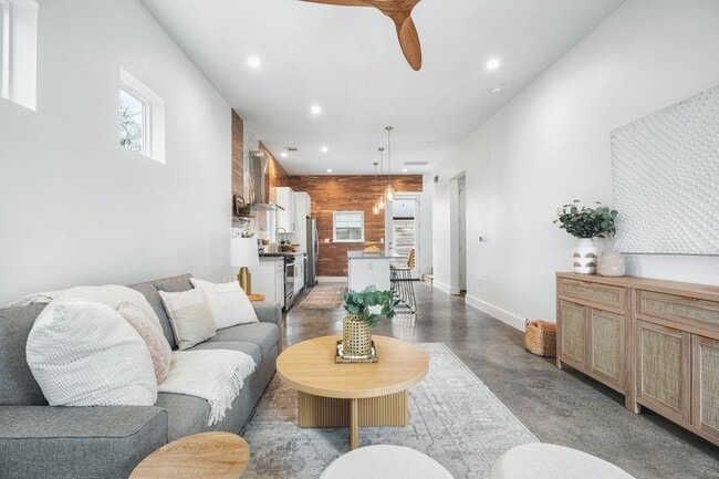 1218 Eleanor St in Austin, TX - Building Photo - Building Photo