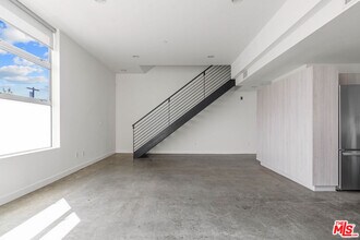 660 Rose Ave in Los Angeles, CA - Building Photo - Building Photo