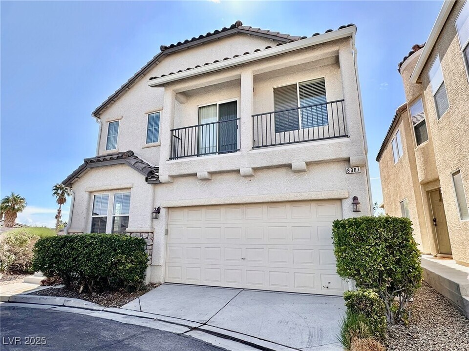 8307 Fort Hallock Ave in Las Vegas, NV - Building Photo