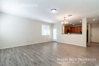 1751 S Chatsworth in Mesa, AZ - Foto de edificio - Building Photo