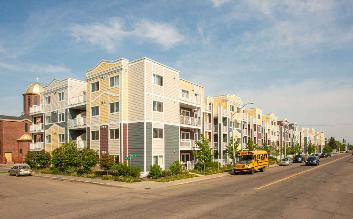 Norwood Village in Edmonton, AB - Building Photo