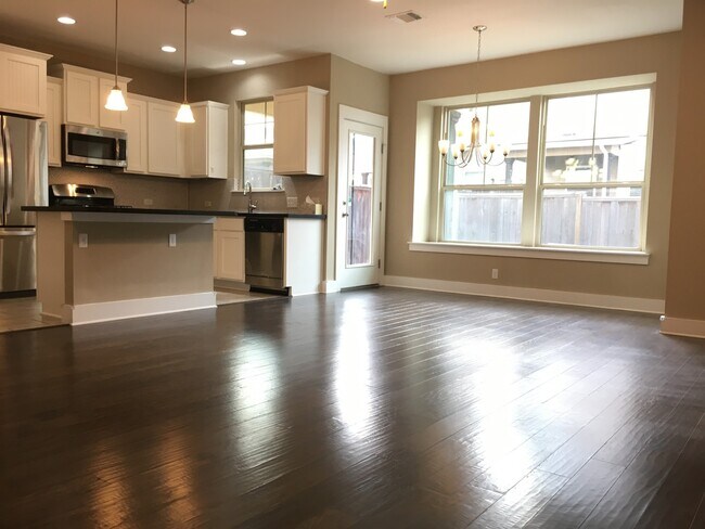 7425 Wolverine St in Austin, TX - Building Photo - Building Photo