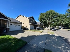 5519 66th Wy SE in Lacey, WA - Building Photo - Building Photo