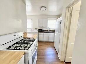 4510-4512 E 15th St in Long Beach, CA - Building Photo - Building Photo