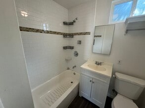 416 E Cypress St, Unit c in Glendale, CA - Foto de edificio - Building Photo