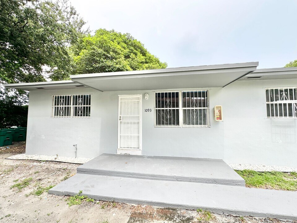 1091 NW 55th Terrace in Miami, FL - Building Photo