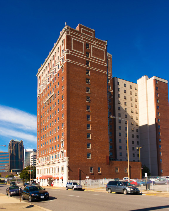 Bankhead Towers in Birmingham, AL - Building Photo
