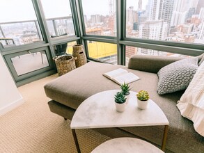 340 W Hubbard St in Chicago, IL - Building Photo - Building Photo