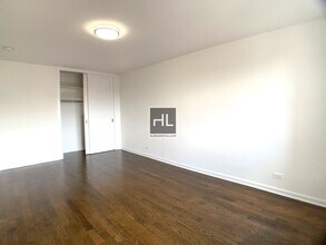 E 16 ST, Unit 10N in New York, NY - Foto de edificio - Building Photo
