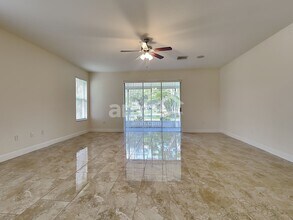 802 Lesa Glen Pl in Brandon, FL - Foto de edificio - Building Photo