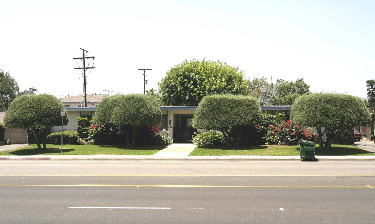 633-637 S Baldwin Ave in Arcadia, CA - Foto de edificio