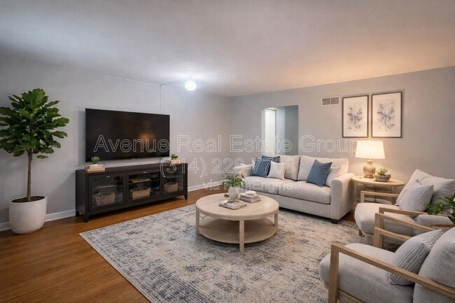 7116 Clayton Rd in Clayton, MO - Building Photo - Building Photo