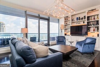 3344 Peachtree Rd in Atlanta, GA - Building Photo - Building Photo
