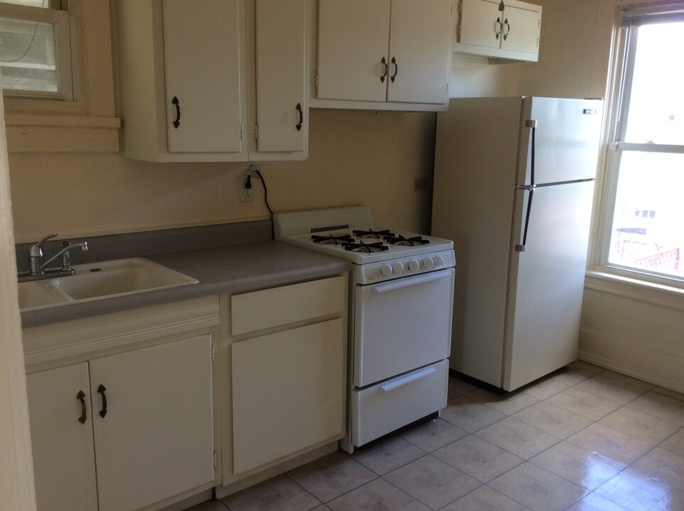 418 Spruce Ave, Unit 2 in Altoona, PA - Foto de edificio