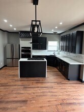 1028 Pierpoint Ln in St. Charles, MO - Foto de edificio - Building Photo