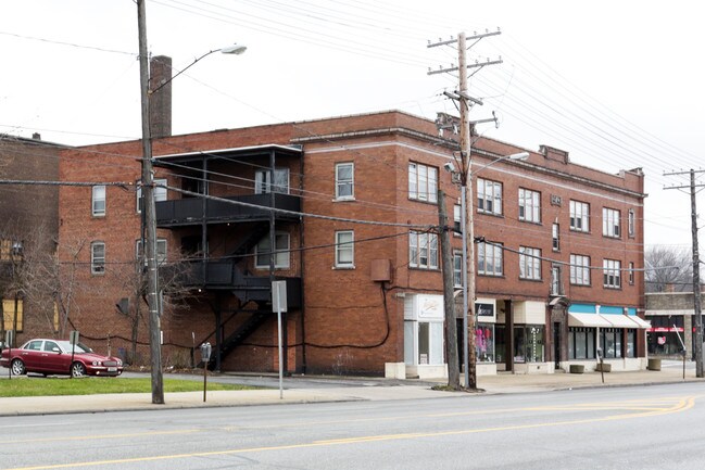 3096-3108 Mayfield Rd in Cleveland Heights, OH - Building Photo - Building Photo