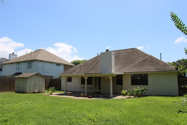 253 Trail Ride Rd in Angleton, TX - Building Photo - Building Photo