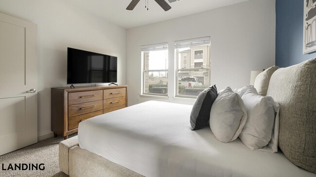 2825 Main St, Unit 314 in Buda, TX - Foto de edificio - Building Photo