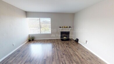 10400 Caminito Cuervo in San Diego, CA - Building Photo - Building Photo