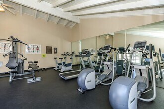 Meadowood Place Apartment Homes in Garden Grove, CA - Building Photo - Building Photo