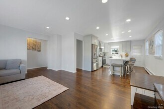 126 Fisher Ave in Eastchester, NY - Building Photo - Building Photo