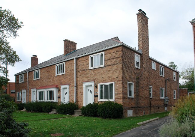 1943-1951 North Star Rd in Columbus, OH - Foto de edificio - Building Photo