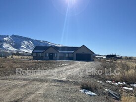 758 Parkridge Pkwy in Spring Creek, NV - Building Photo