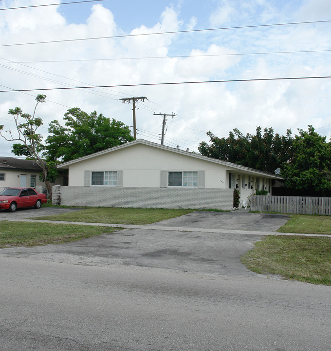 5811 NW 15th St in Fort Lauderdale, FL - Building Photo