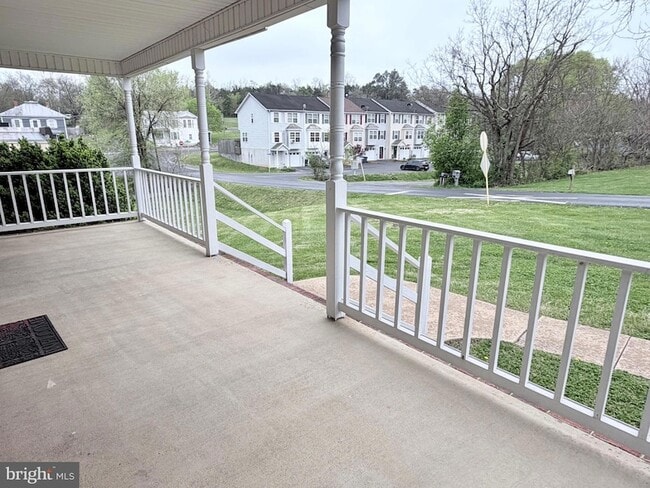 78 Brook Creek Rd in Toms Brook, VA - Foto de edificio - Building Photo