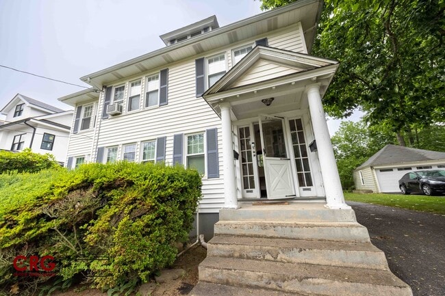 21 Salisbury Rd, Unit 1 in Newton, MA - Building Photo - Building Photo