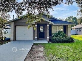 11728 Lynn Brook Cir in Seffner, FL - Building Photo