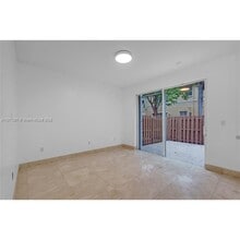 8643 NW 112th Pl in Doral, FL - Building Photo - Building Photo