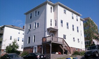 22 Gage St, Unit Unit 3 in Worcester, MA - Building Photo