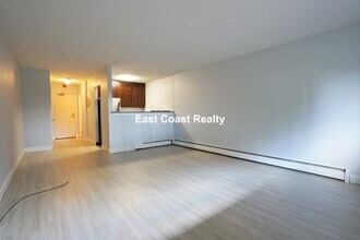 16 Whites Ave in Watertown, MA - Foto de edificio - Building Photo