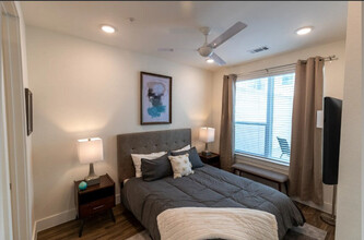 White Oak Highline in Houston, TX - Building Photo - Building Photo