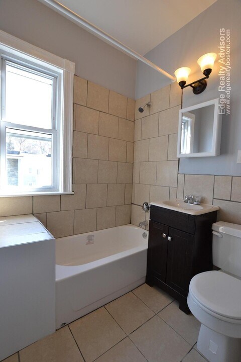 20 Brackett St, Unit 4 in Boston, MA - Building Photo