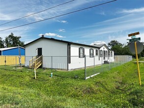 219 Blinkin Ave in Crosby, TX - Building Photo - Building Photo