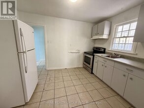 1203 Dundas St in London, ON - Building Photo - Building Photo