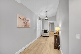 8606 Arrowhead Dr in Wellington, FL - Building Photo - Building Photo