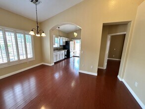 13452 W Berridge Ln in Litchfield Park, AZ - Foto de edificio - Building Photo